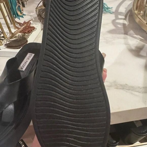 Steve Madden Black Platform Sandals - Picture 3 of 4